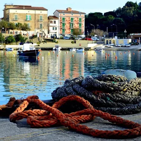 Quasi In Porto Castellabate