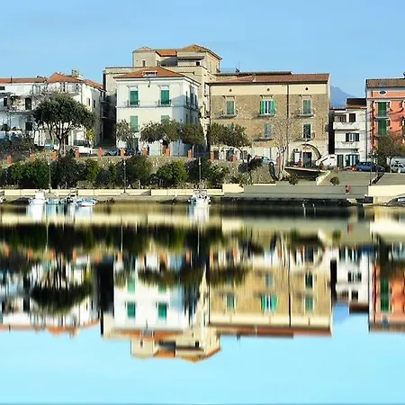Quasi In Porto Castellabate